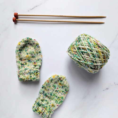 contents of beginners baby mittens knitting kit